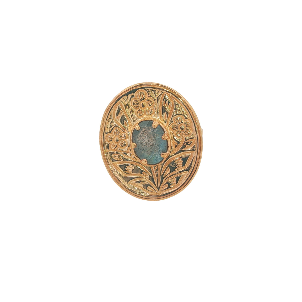 Bague dorée fleur gravée avec pierre