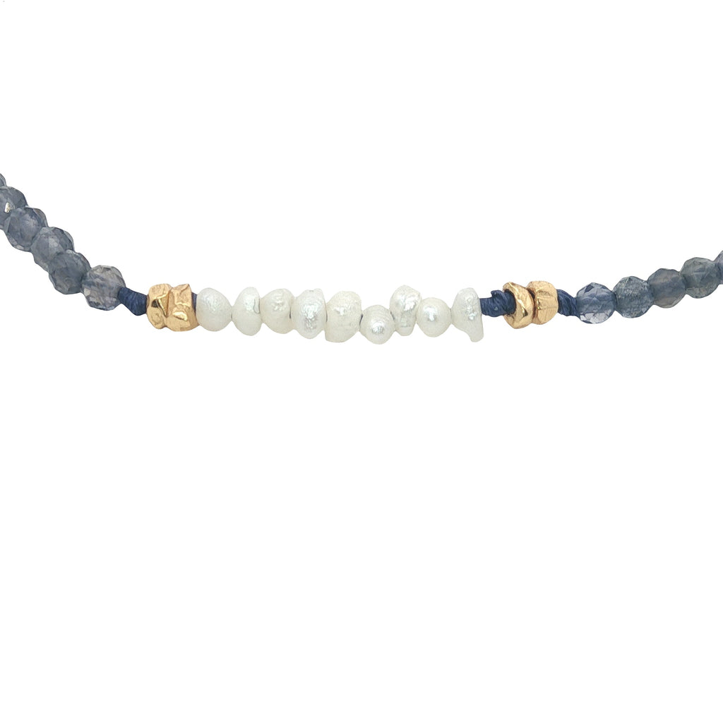 Bracelet doré en iolite, petites perles de culture et perles dorées