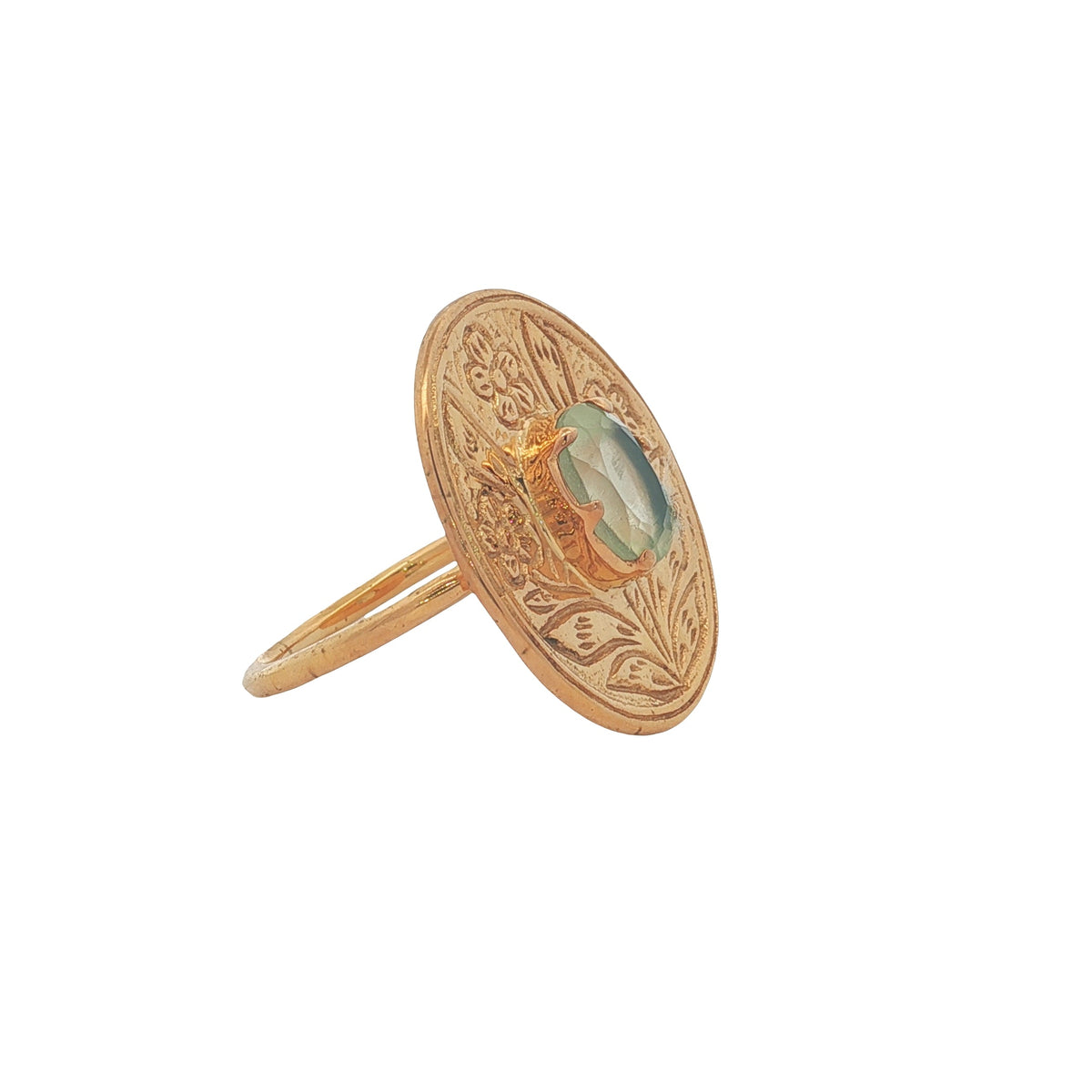 Bague dorée fleur gravée avec pierre