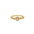 Bague dorée ajourée pierre de lune et zircons