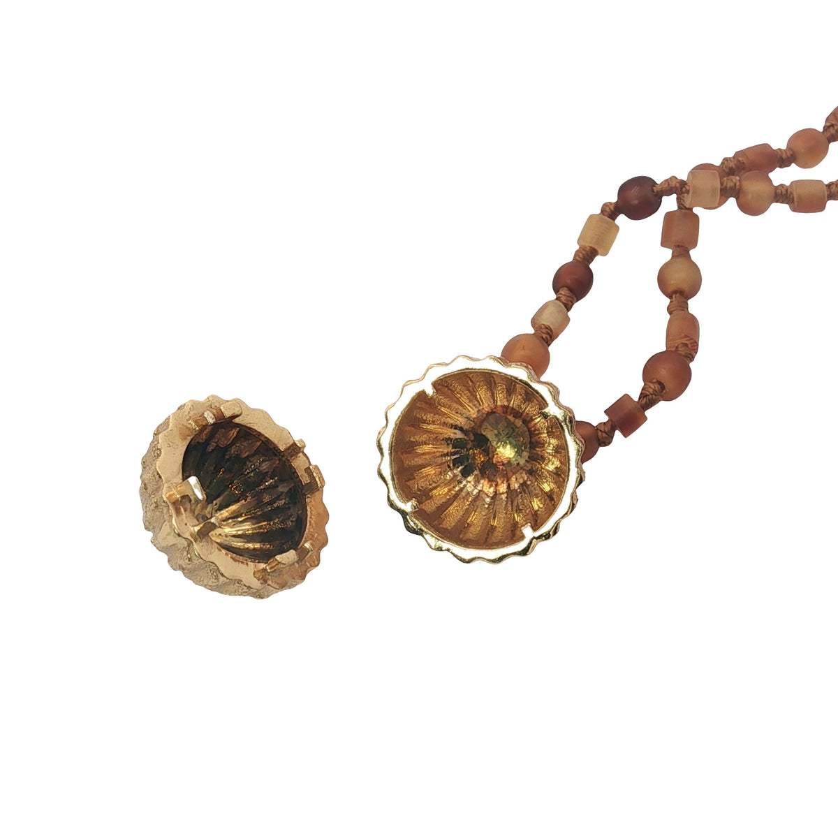 Collier Bola boule dorée striée mix perles marrons  75 cm