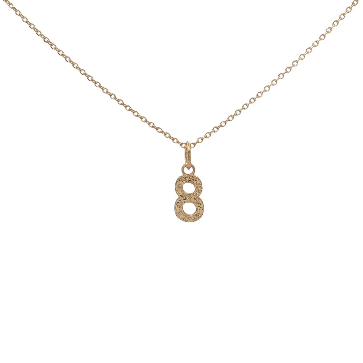 Collier doré chiffre 8 martelé 42 cm