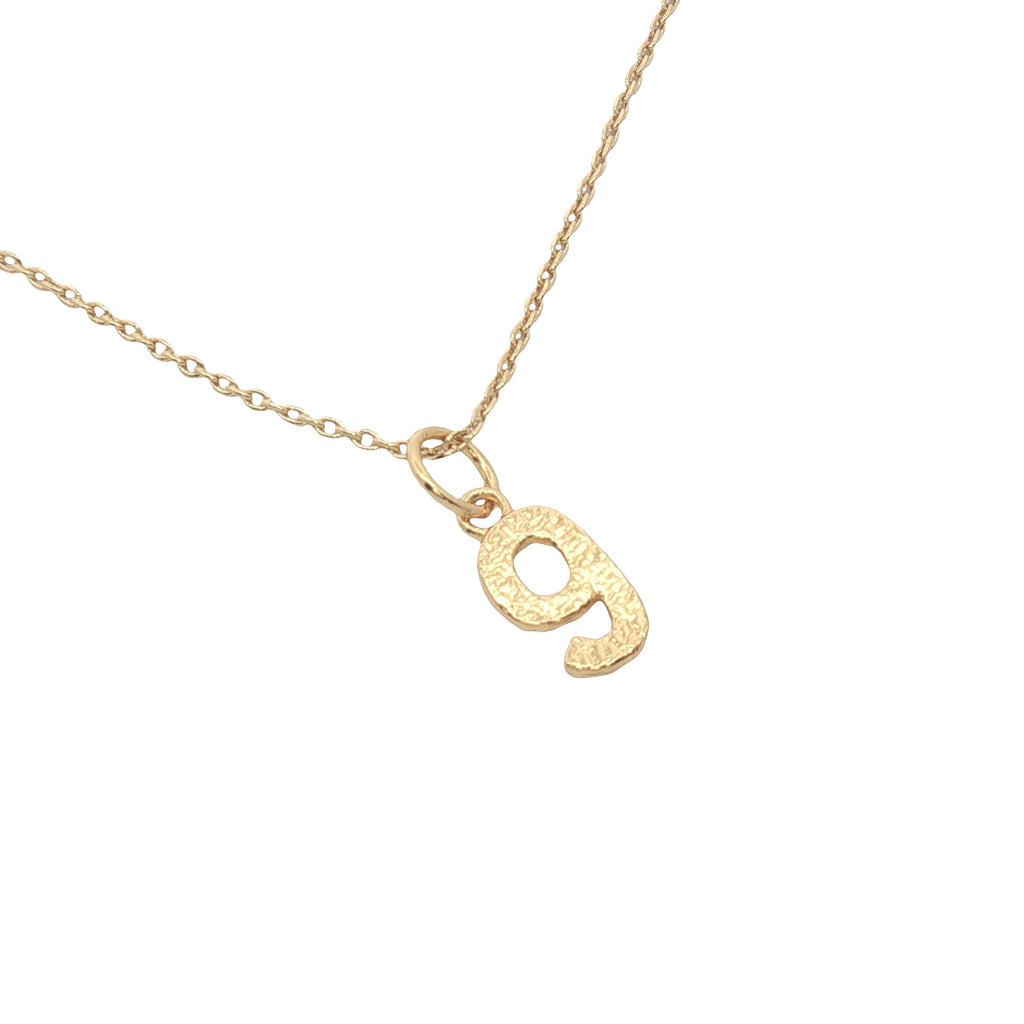 Collier doré chiffre 9 martelé 42 cm