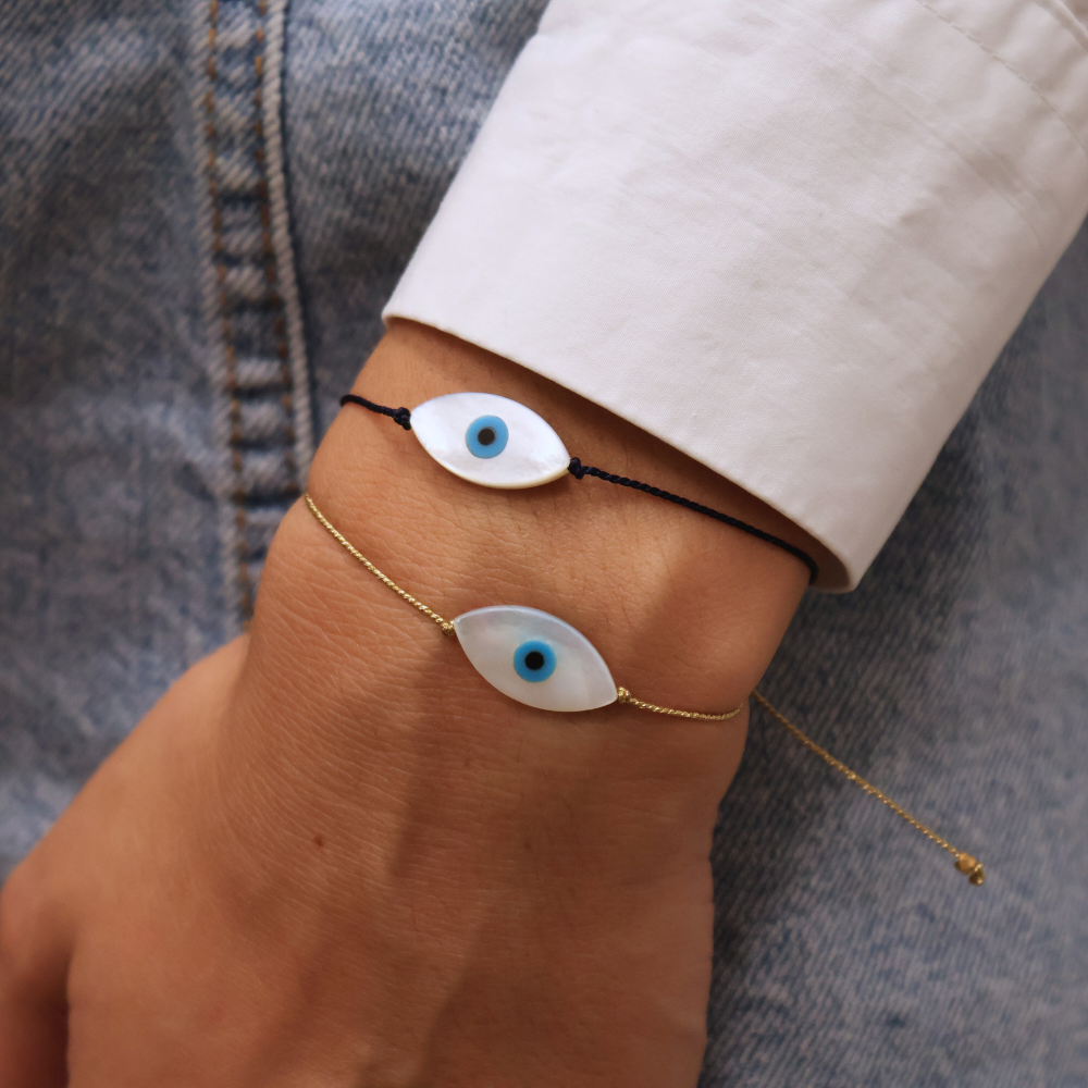 Bracelet doré fil fin oeil nacre ovale