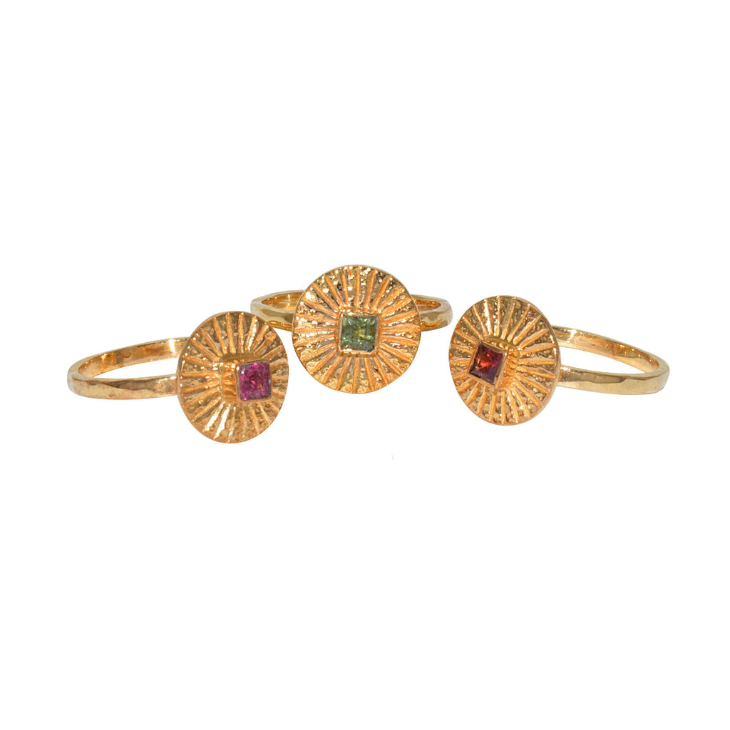 Bague dorée martelée rond strié et pierre - 50 / TOURMALINE