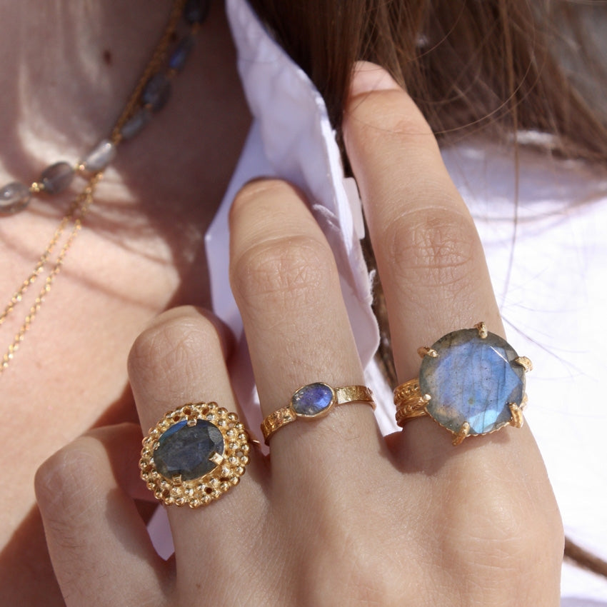 Bague dorée boules et pierres 4 griffes - Bagues