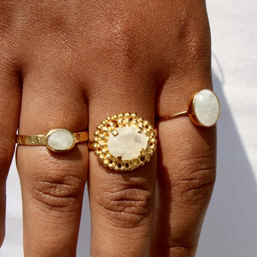 Bague dorée boules et pierres 4 griffes - Bagues