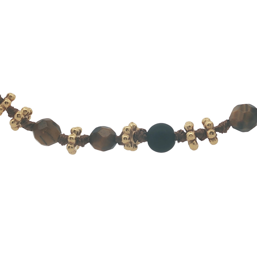 Collier doré oeil de tigre, perles en bois et couronnes dorées 46 cm