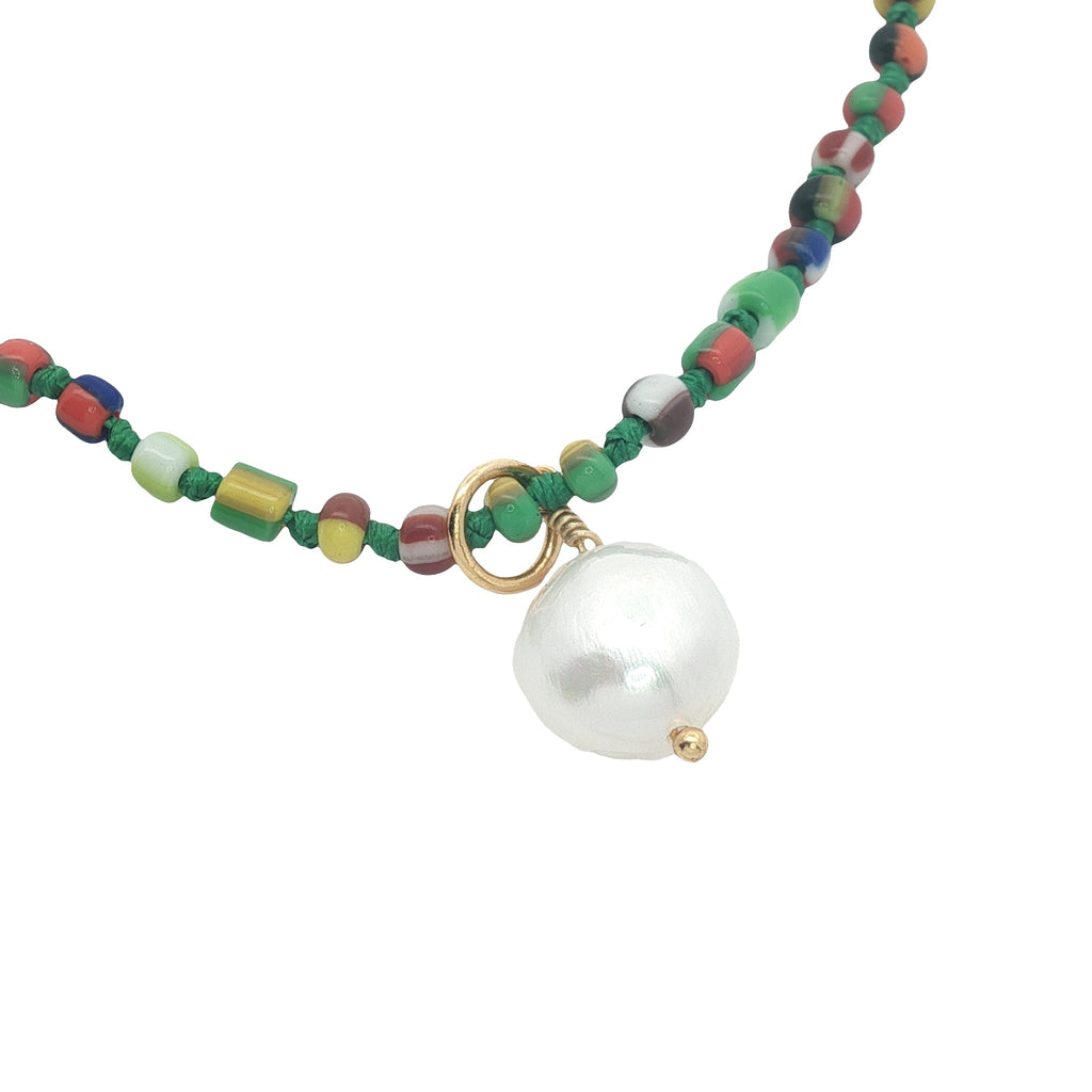Collier doré perle de culture et perles multicolores 50 cm