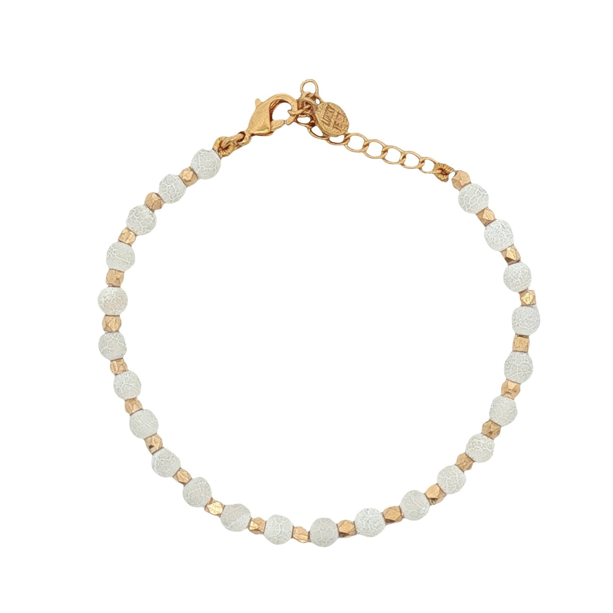 Bracelet doré avec agate blanche et perles dorées