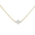 Collier ras de cou doré petit trèfle en pierre de lune 40 cm