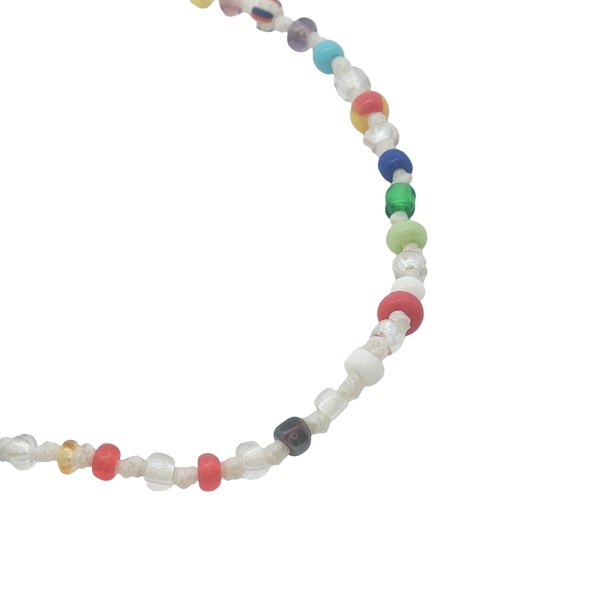 Collier doré petites perles multicolores et noeuds blancs 50 cm