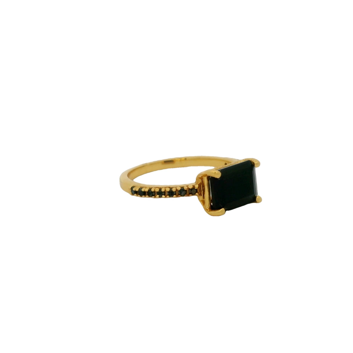 Bague dorée solitaire pierre et zircons