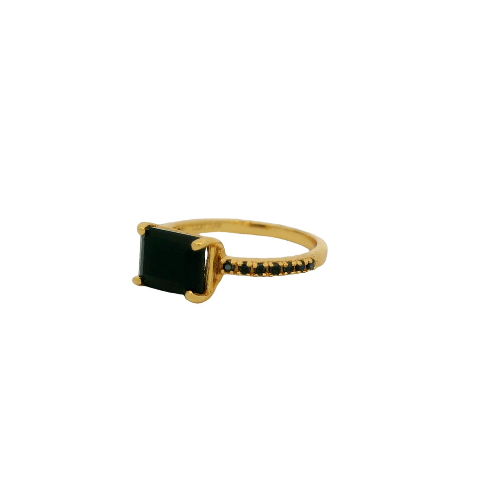 Bague dorée solitaire pierre et zircons