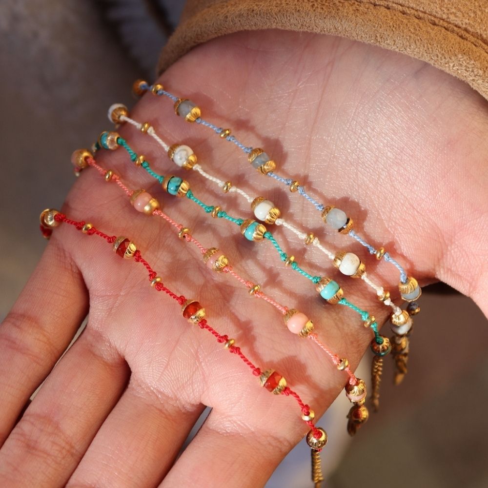 Bracelet doré fil coupole Howlite