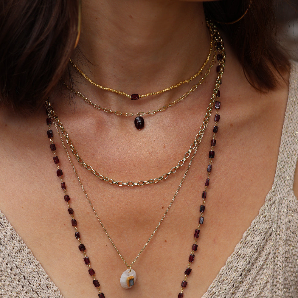 Collier doré maille rectangle et pierre naturelle 42 cm