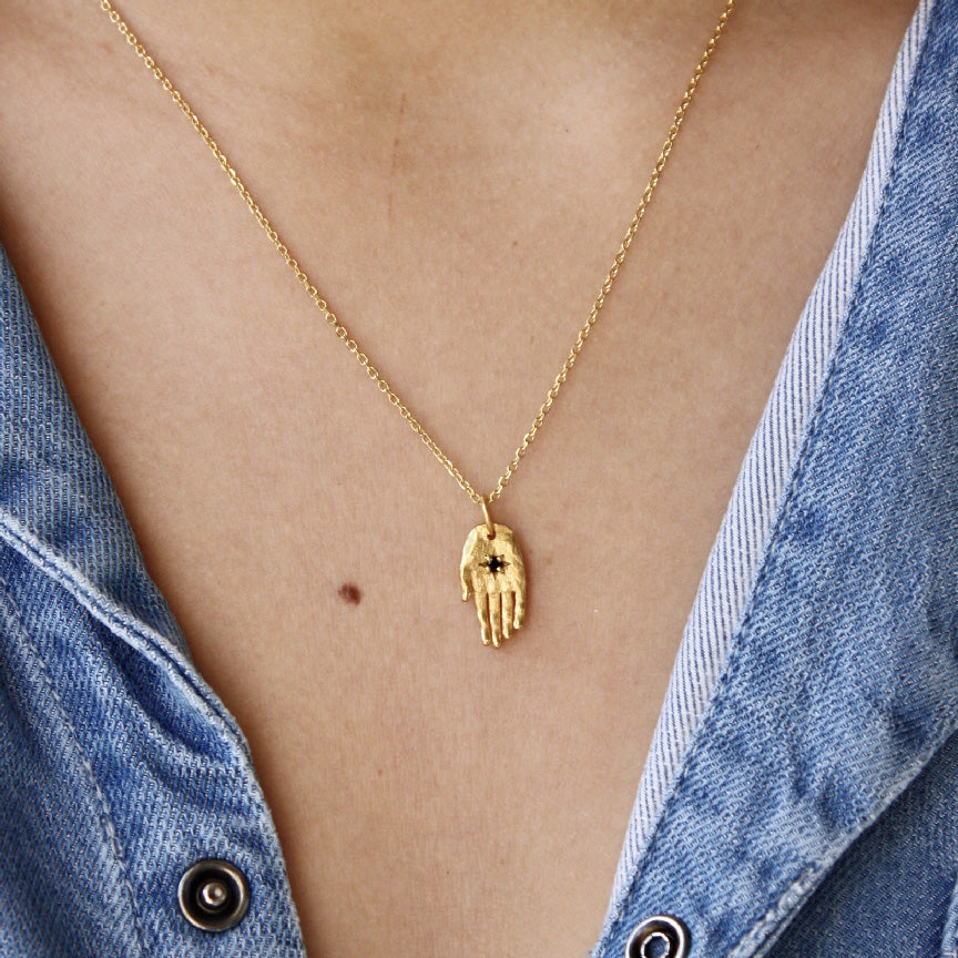 Collier doré main de Fatma ouverte et zircon 42 cm