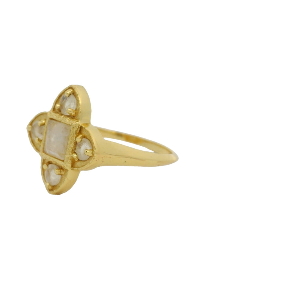 Bague dorée fleur pierre de lune