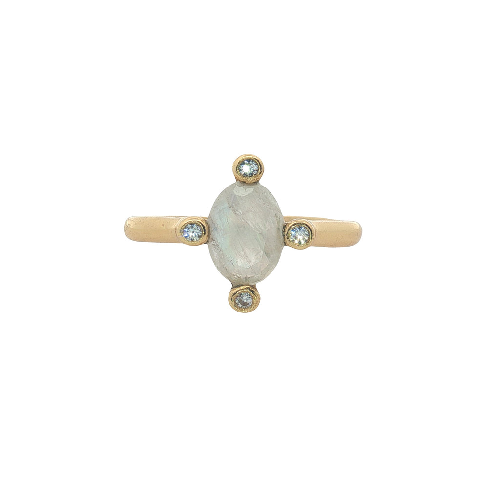 Bague dorée pierre naturelle ovale 4 zircons