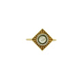 Bague dorée carrée pierre ronde et zircons