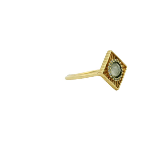 Bague dorée carrée pierre ronde et zircons