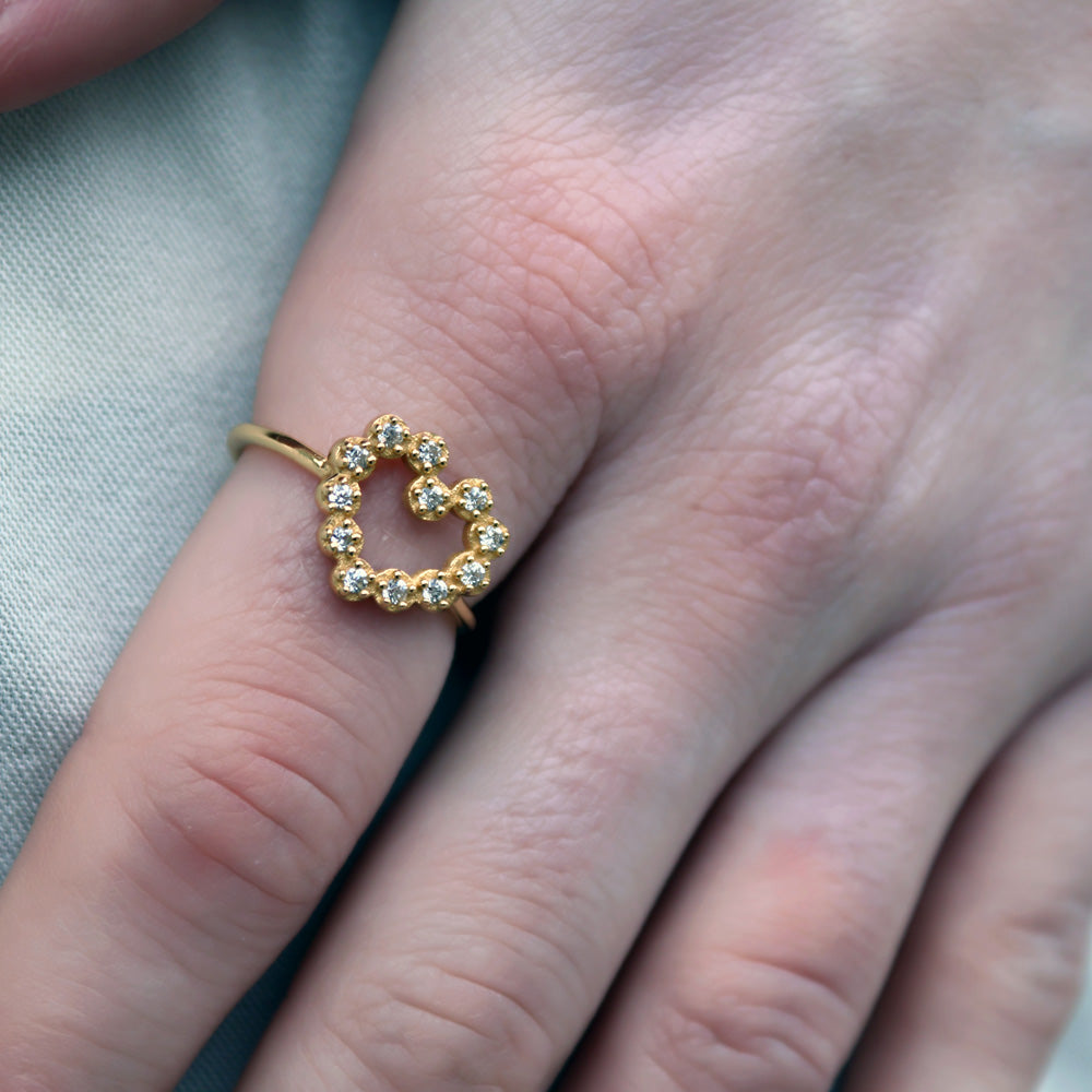 Bague dorée coeur et zircons
