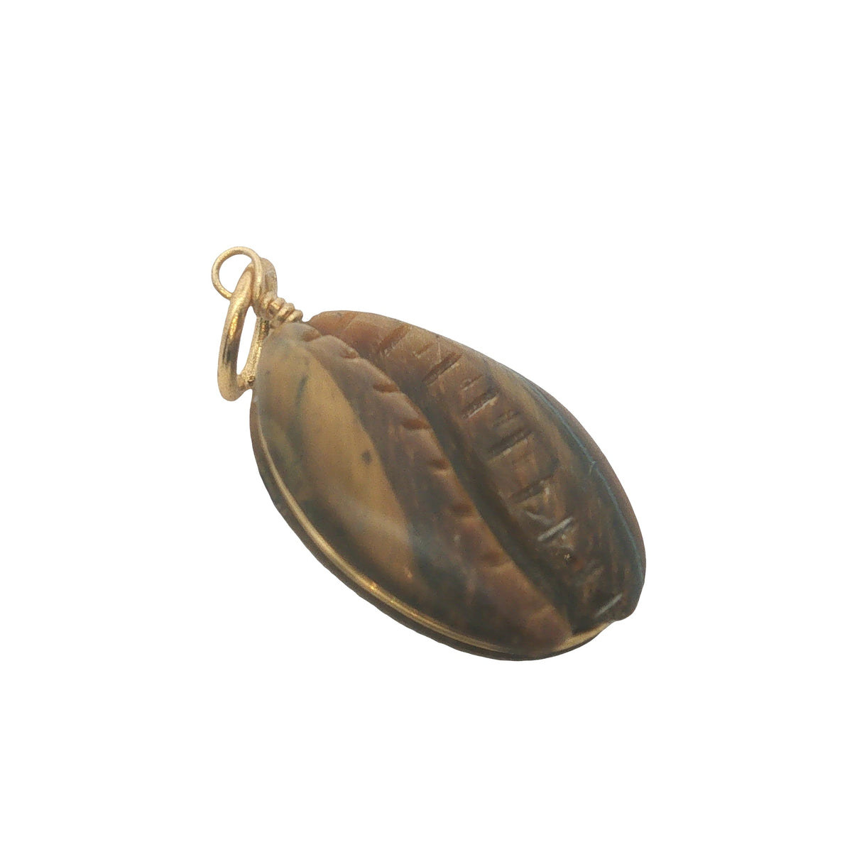 Charms doré coquillage taillé dans oeil de tigre