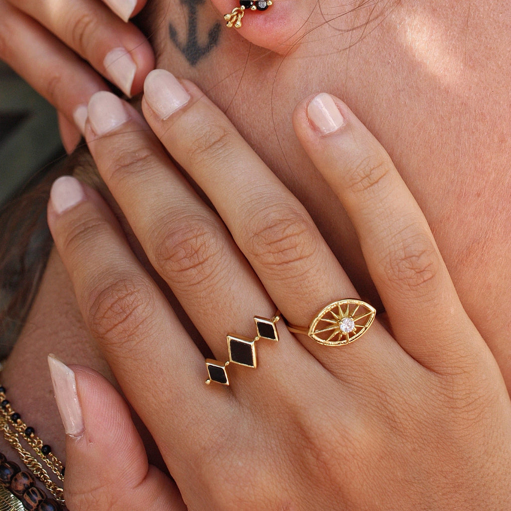 Bague losange onyx noir dorée à l’or fin 18k - Bagues