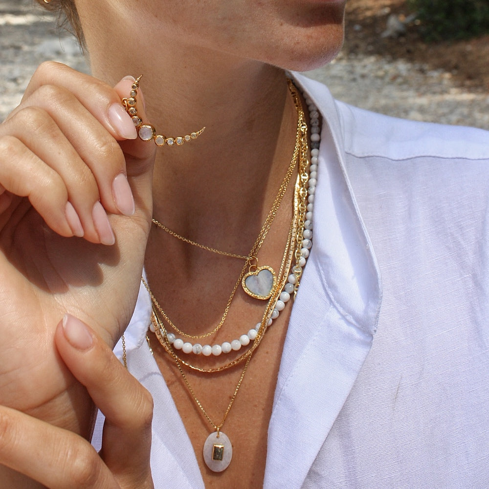 Collier doré coeur pierre contour martelé - PIERRE DE LUNE